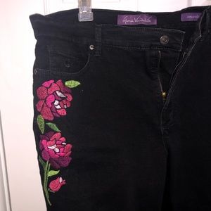 Gloria Vanderbilt Amanda Rose Embroidered Jeans